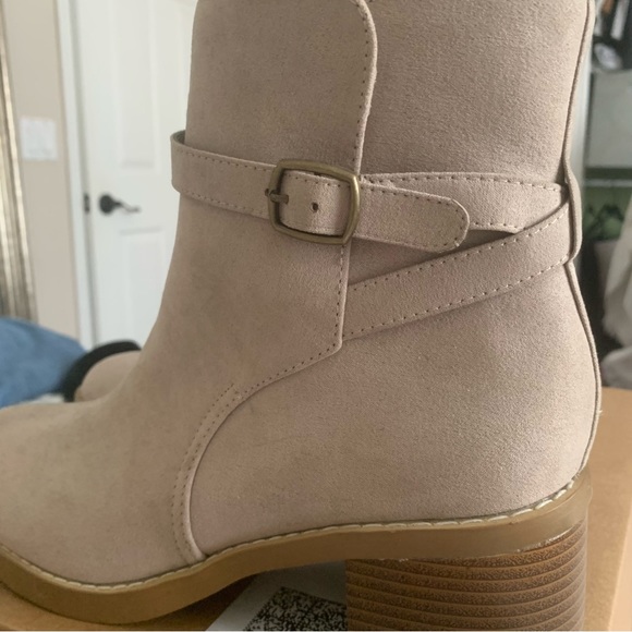 LOFT Booties NEW - Picture 9 of 11